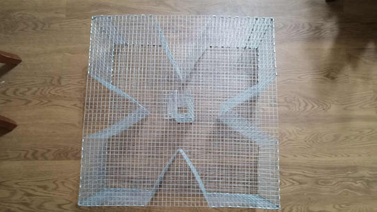 Cloverleaf bait trap